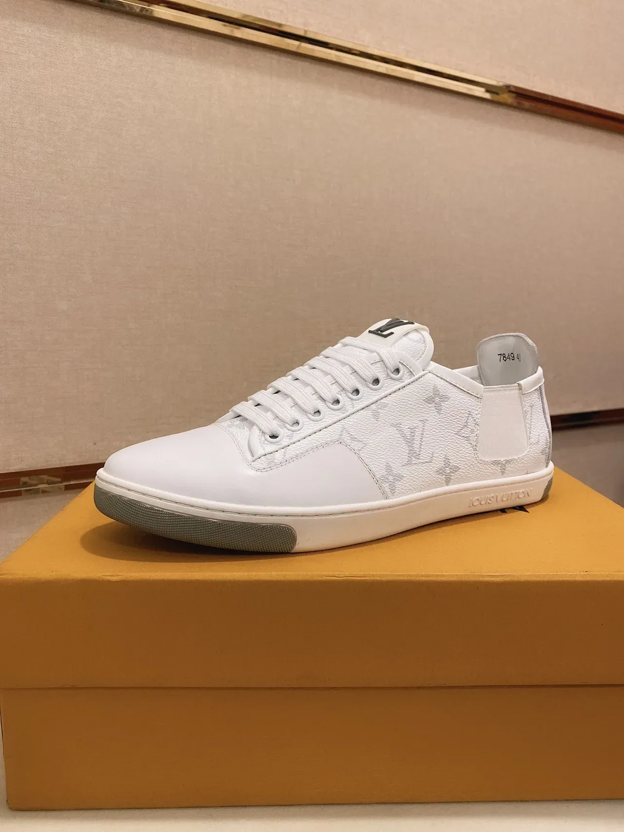 Louis Vuitton White Gray Monogram-Print Leather Low-Top Lace-Up Lifestyle Sneakers 9
