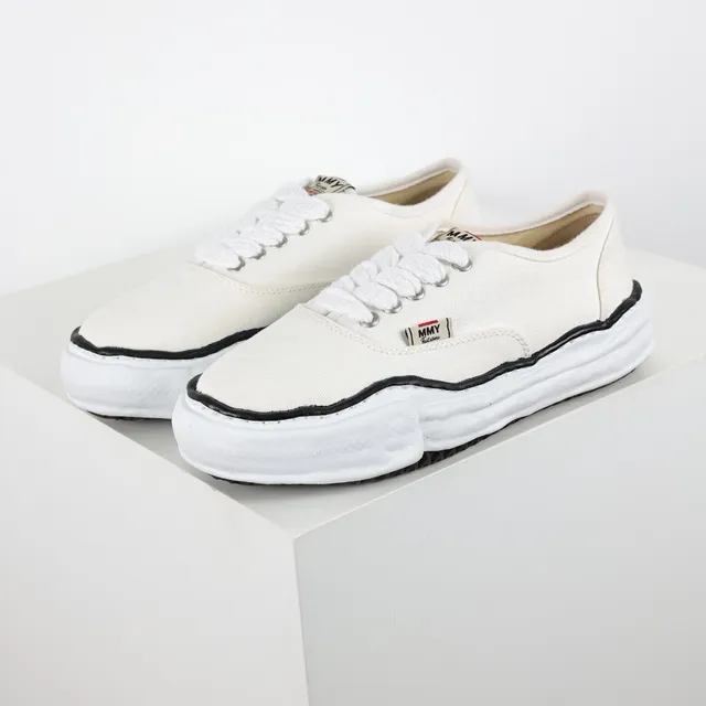 MMY Beige Black Low-Top Upper Canvas Shoes 2