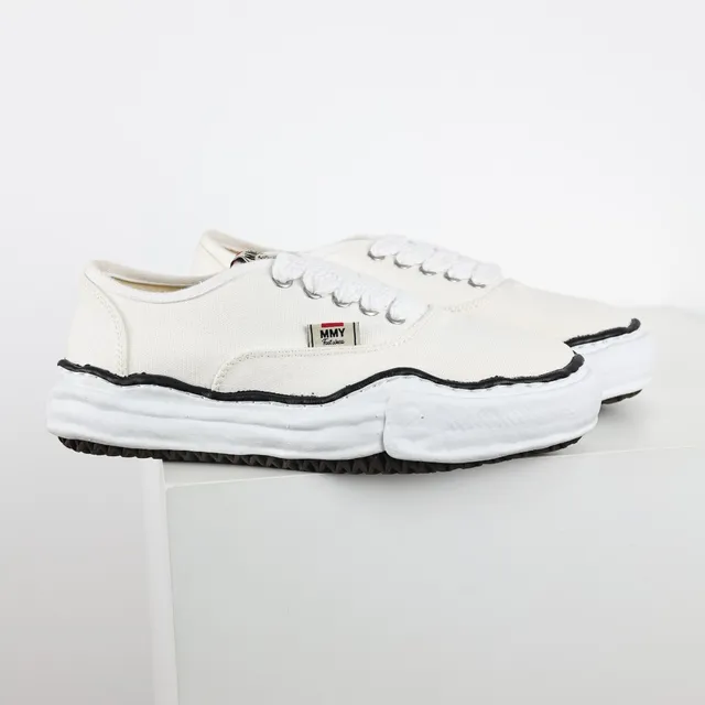 MMY Beige Black Low-Top Upper Canvas Shoes 3
