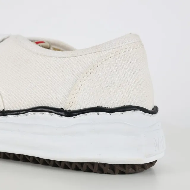MMY Beige Black Low-Top Upper Canvas Shoes 4