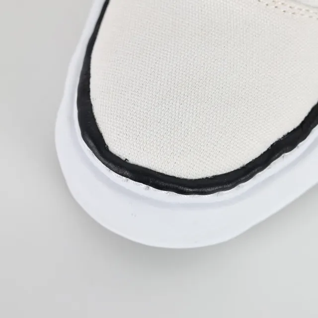 MMY Beige Black Low-Top Upper Canvas Shoes 5