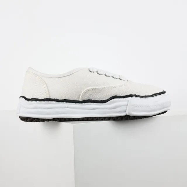 MMY Beige Black Low-Top Upper Canvas Shoes 7
