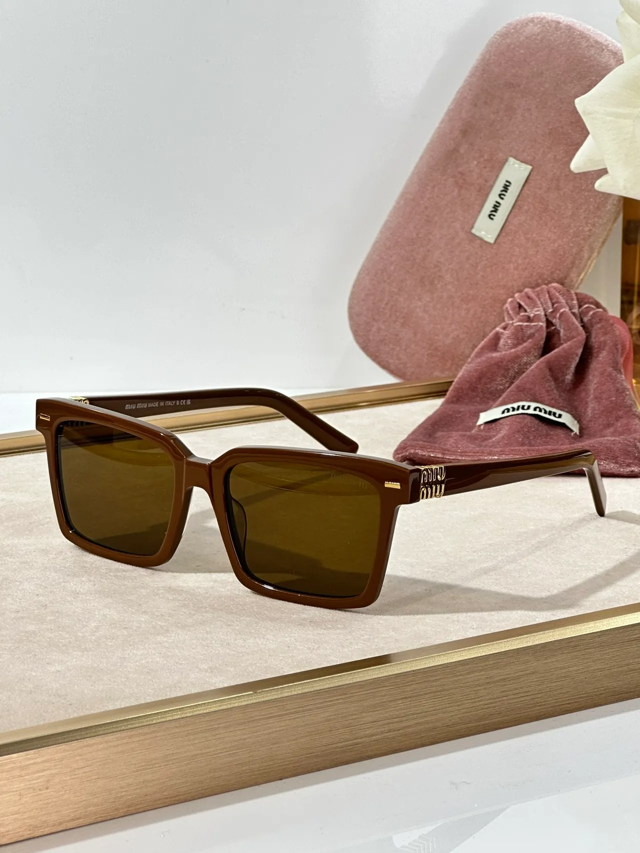 Miu Miu Negro Dorado Marco Rectangular Acetato Construcción Gafas de Sol 7