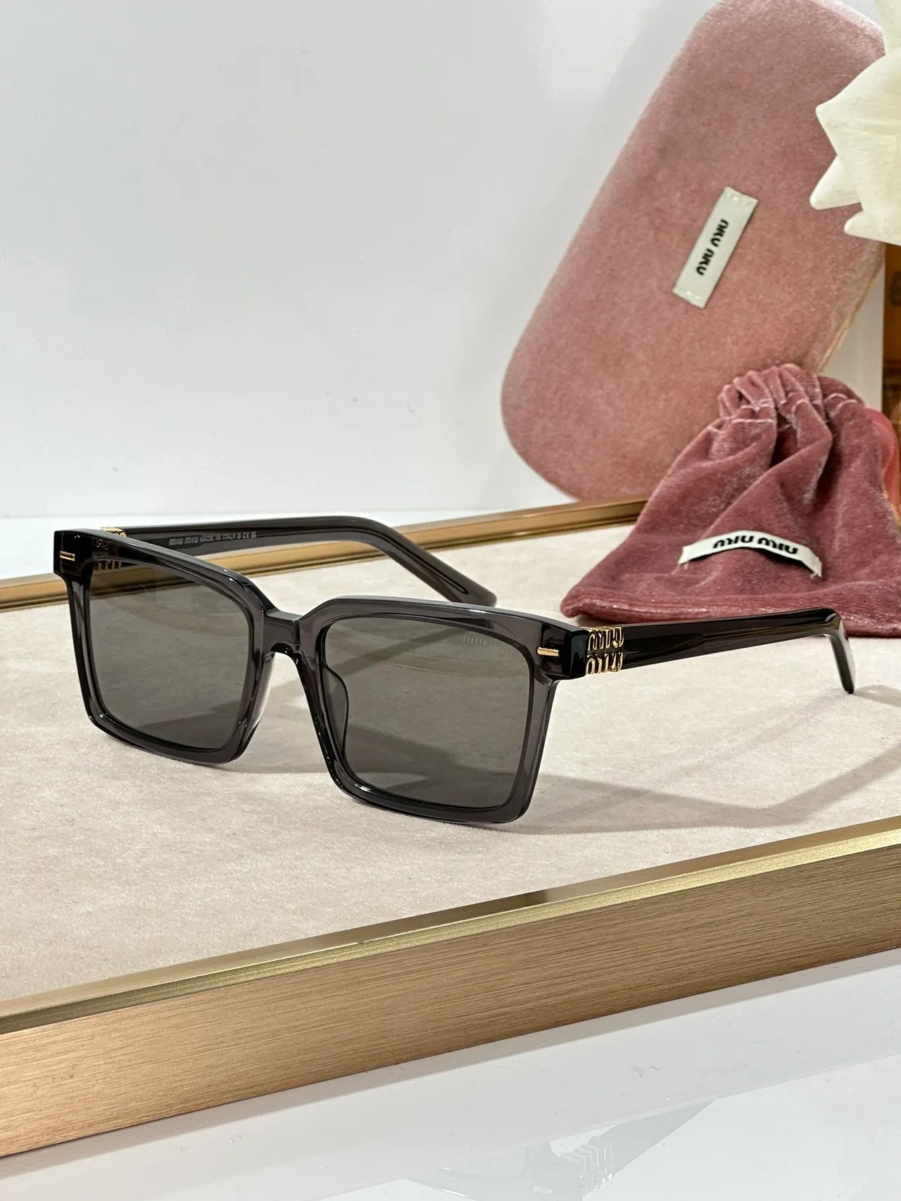 Miu Miu Negro Dorado Marco Rectangular Acetato Construcción Gafas de Sol 8
