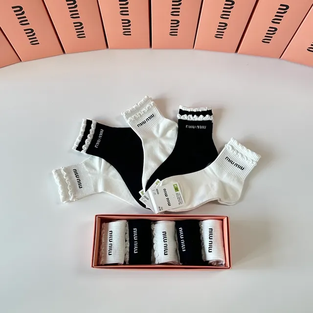 Miu Miu Ruffled Cuff Logo Socks 4
