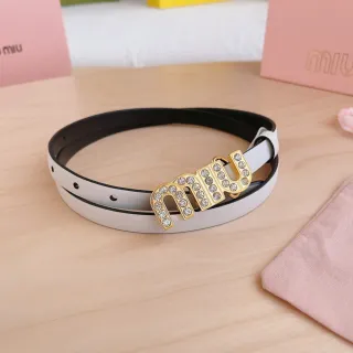 Miu Miu Wander Crystal Logo حزام جلد أبيض وأسود