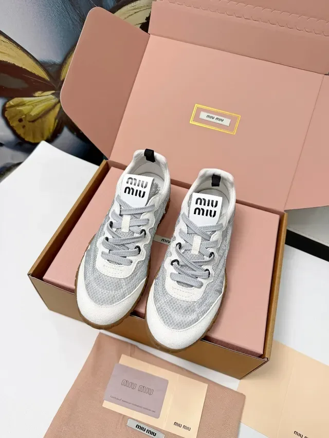 Miu Miu Wander Tênis Lifestyle Cinza Claro e Branco 6