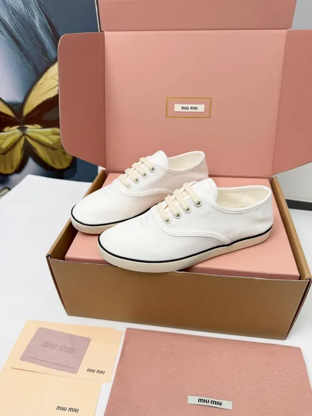 Miu Miu White Black Low-Top Upper Canvas Shoes 5