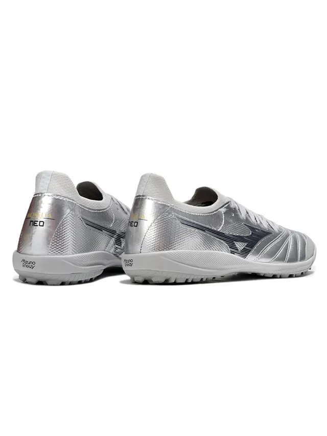 Mizuno Chaussures de football Turf upper synthétique argent noir métallique avec panneau matelassé à l'avant-pied 4