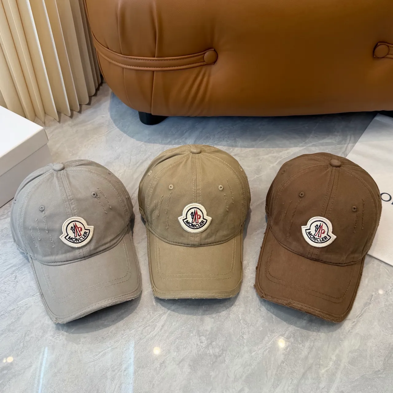 Moncler Bege Branco Distressed Wash Logo Bordado Boné de beisebol 3