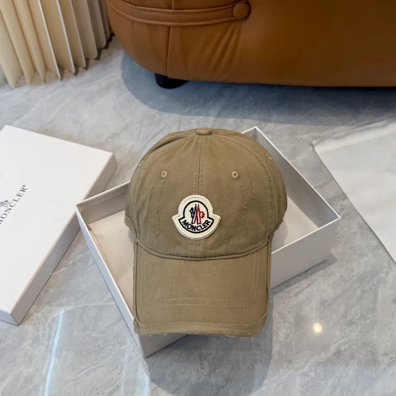 Moncler Bege Branco Distressed Wash Logo Bordado Boné de beisebol 9