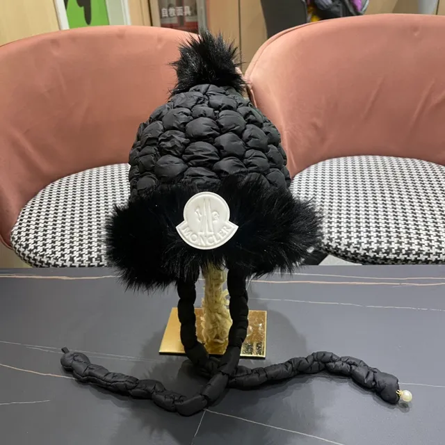 Moncler Noir Beige Bordé de Fourrure Bonnet Tricoté Couronne 3