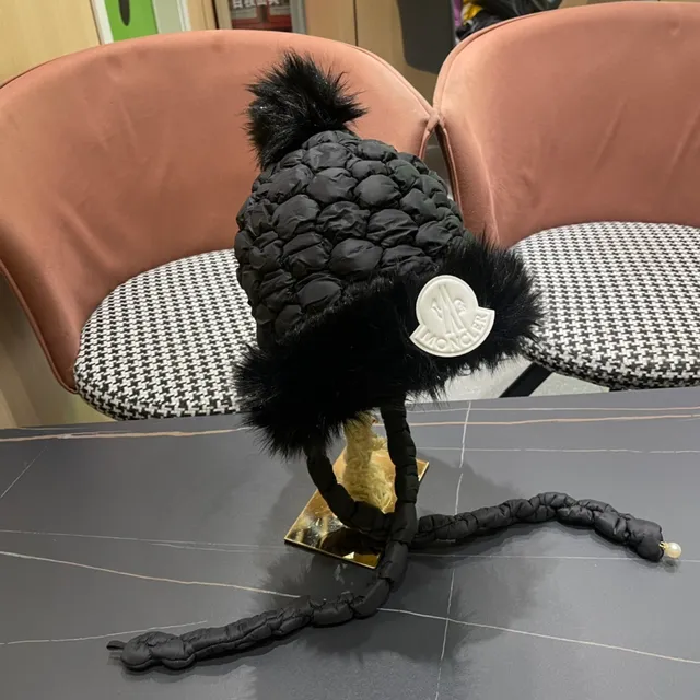 Moncler Noir Beige Bordé de Fourrure Bonnet Tricoté Couronne 5