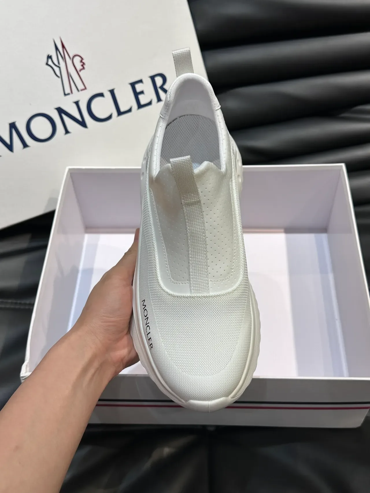 Moncler 白色拖鞋式生活运动鞋 2