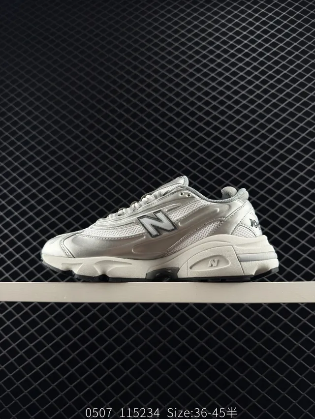 New Balance 1000 Silver Chunky Sneakers 7