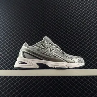 New Balance 140 Silver-Gray Mesh Chunky Sneakers