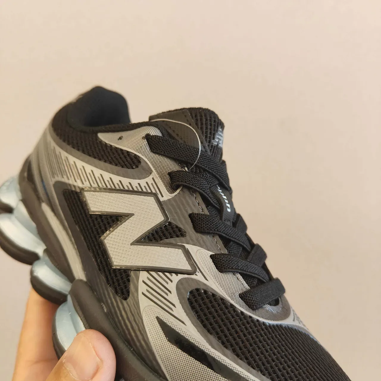 New Balance 2002R Preto Cinza Translucido Pod Tênis Lifestyle 11
