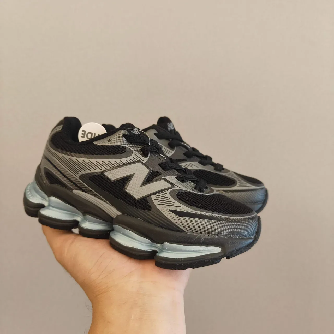 New Balance 2002R Preto Cinza Translucido Pod Tênis Lifestyle 13