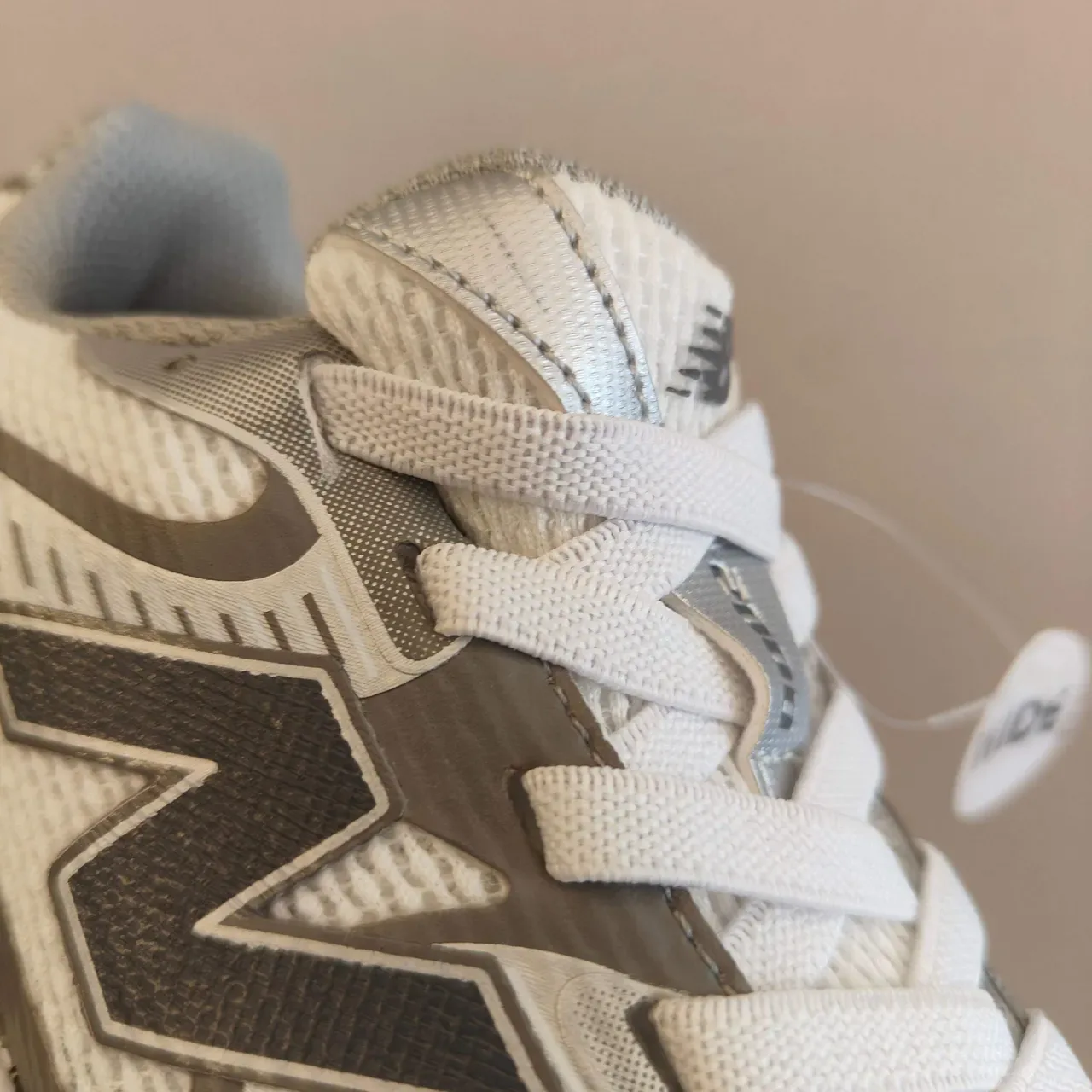New Balance 2002R Preto Cinza Translucido Pod Tênis Lifestyle 17