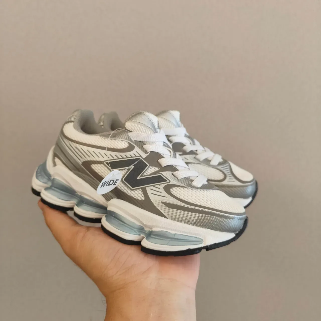 New Balance 2002R Preto Cinza Translucido Pod Tênis Lifestyle 18