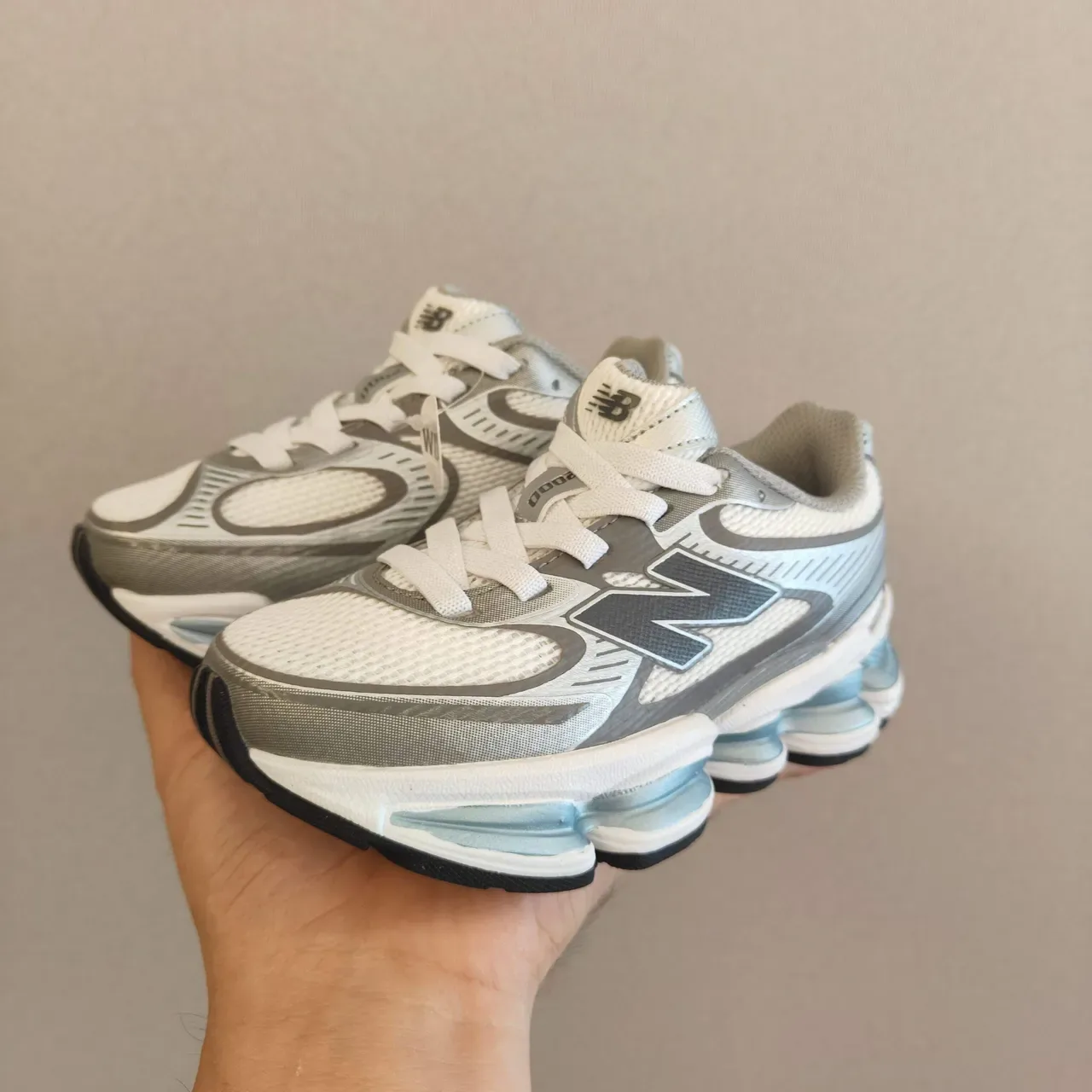 New Balance 2002R Preto Cinza Translucido Pod Tênis Lifestyle 23