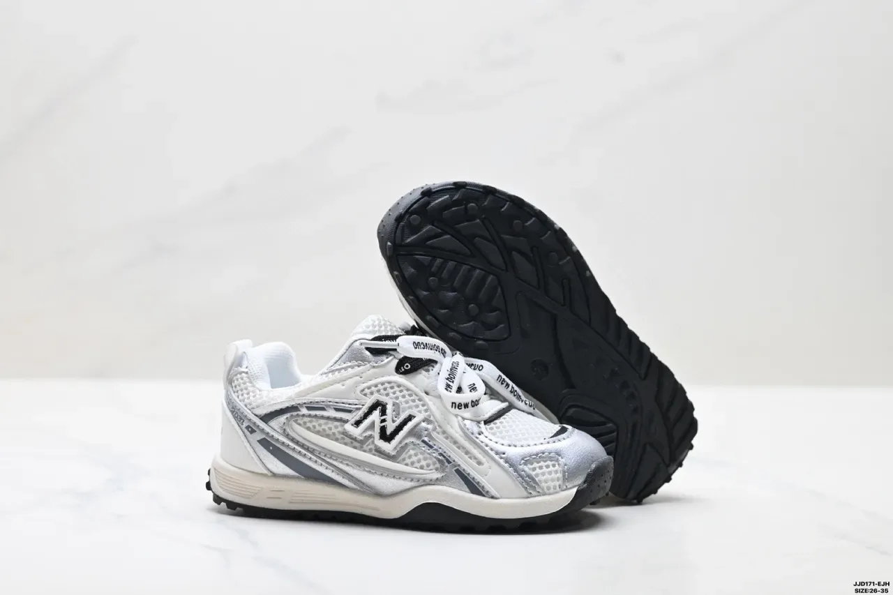 New Balance 2002R Black White sneakers de estilo de vida con upper de malla sintética en jaula con capas 14