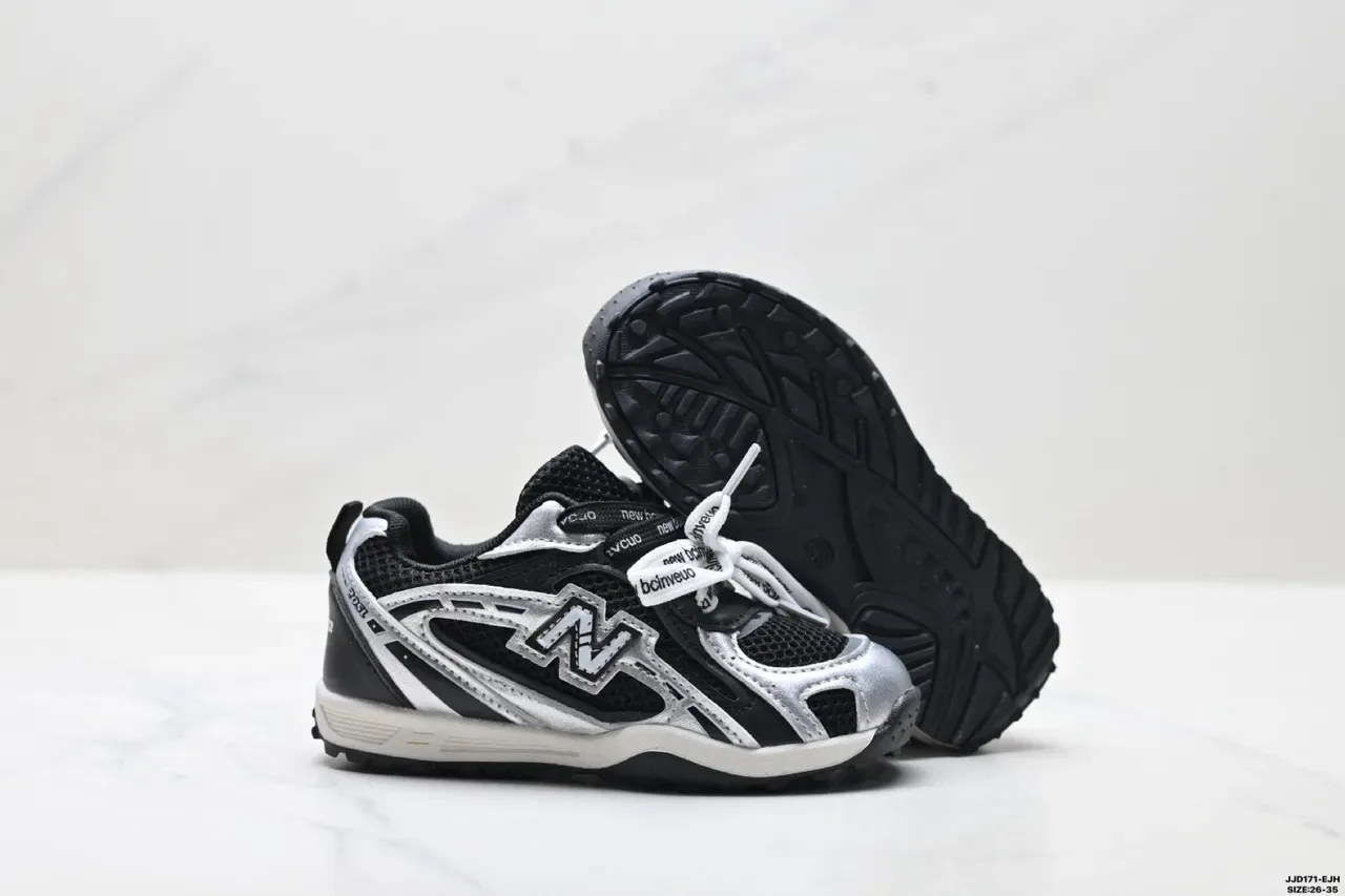 New Balance 2002R Black White sneakers de estilo de vida con upper de malla sintética en jaula con capas 20