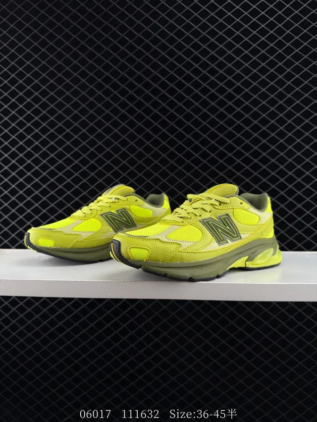 New Balance 2002R Neon Yellow GORE-TEX Chaussures épaisses 2