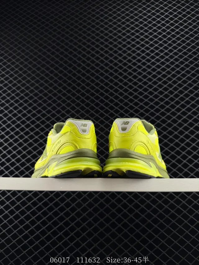New Balance 2002R Neon Yellow GORE-TEX Chaussures épaisses 3