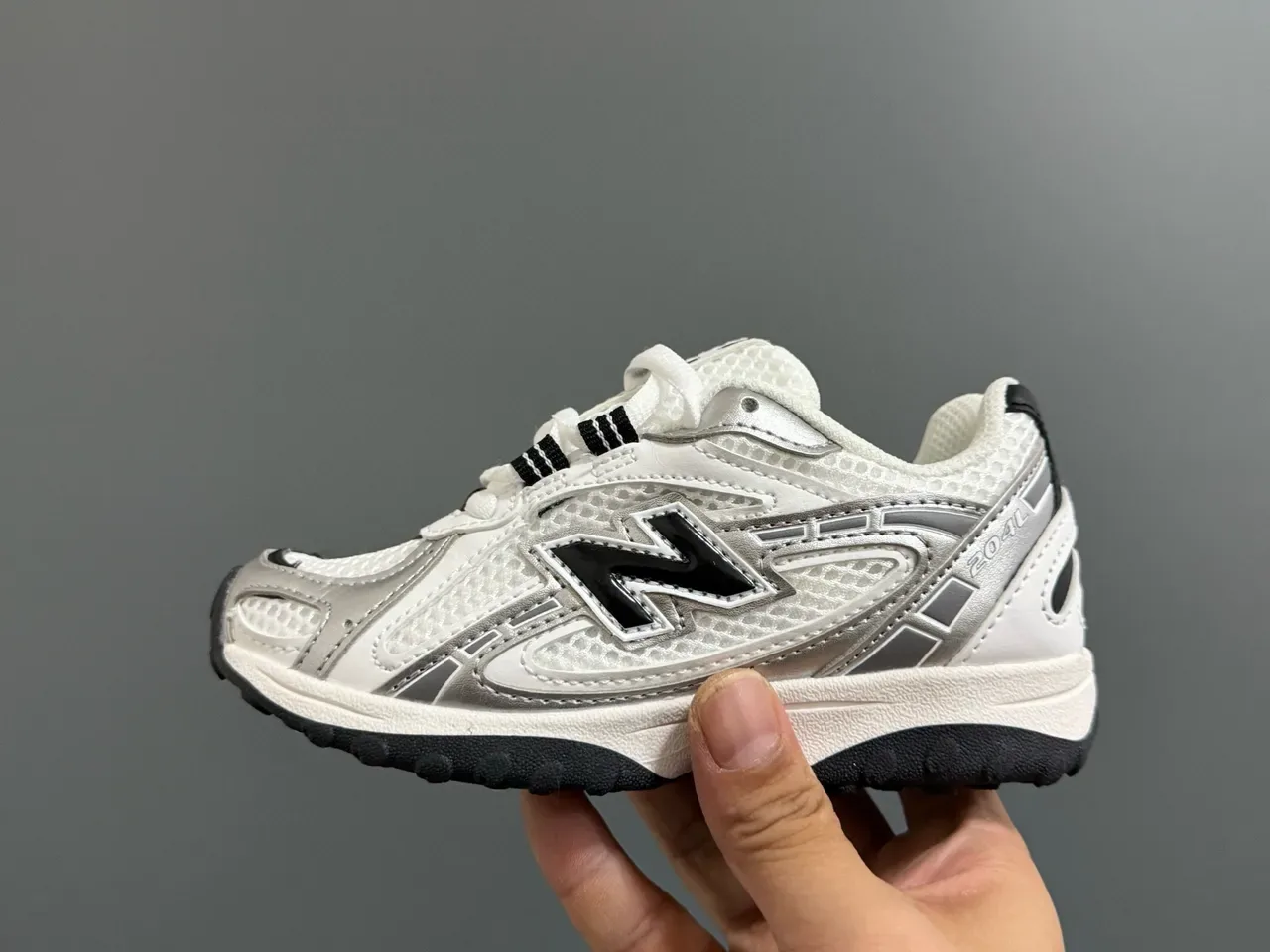 New Balance 204 Beige et Off-White Chaussures Lifestyle 12