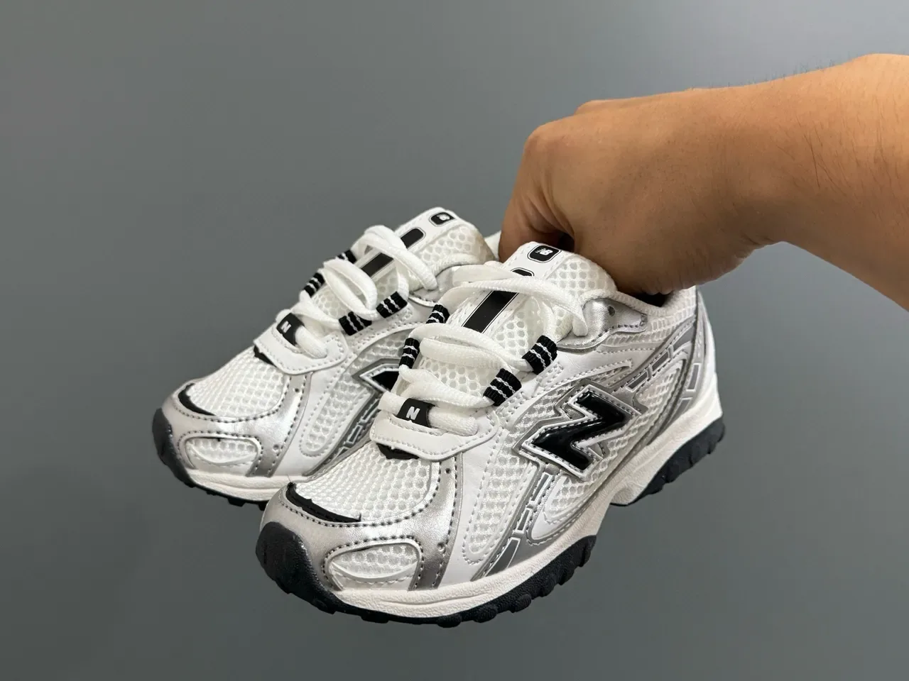 New Balance 204 Beige et Off-White Chaussures Lifestyle 13