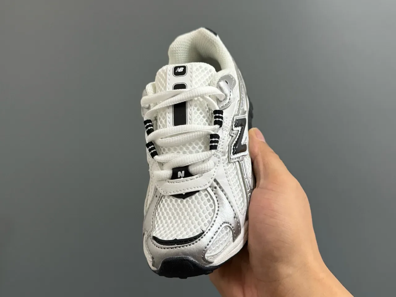 New Balance 204 Beige et Off-White Chaussures Lifestyle 14