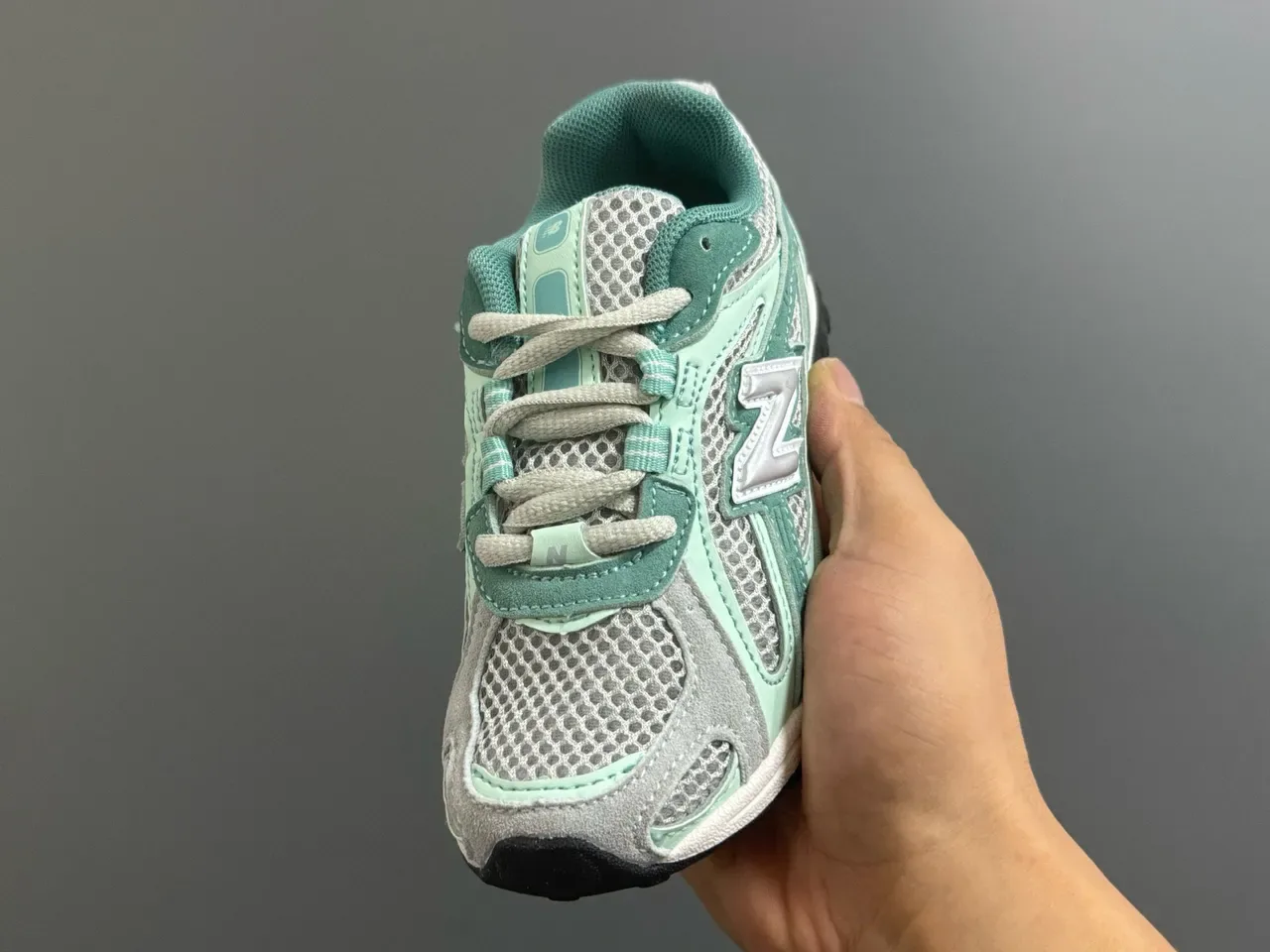 New Balance 204 Beige et Off-White Chaussures Lifestyle 24