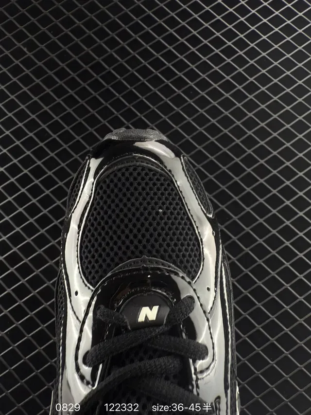 New Balance 2040 Black Silver Chaussures Lifestyle 2