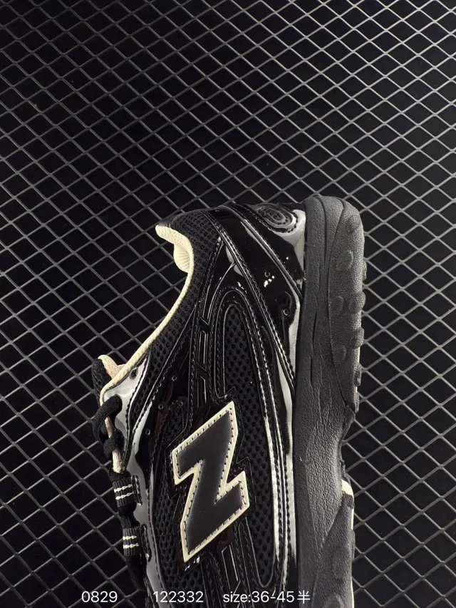 New Balance 2040 Black Silver Chaussures Lifestyle 3