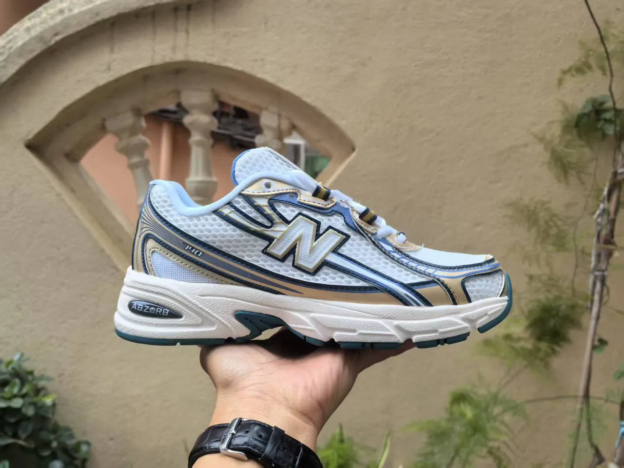 New Balance 740 Blanc Argent Noir Sneakers Lifestyle 3