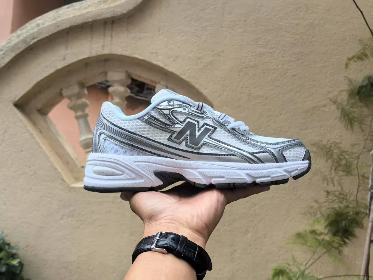 New Balance 740 Blanc Argent Noir Sneakers Lifestyle 6
