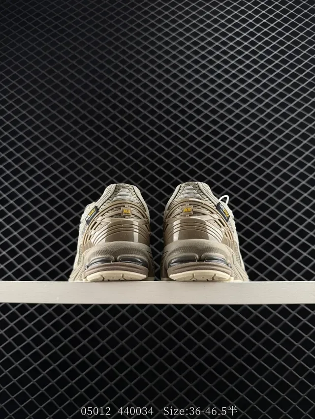 New Balance 905 Beige GORE-TEX حذاء رياضي نمط حياة 4