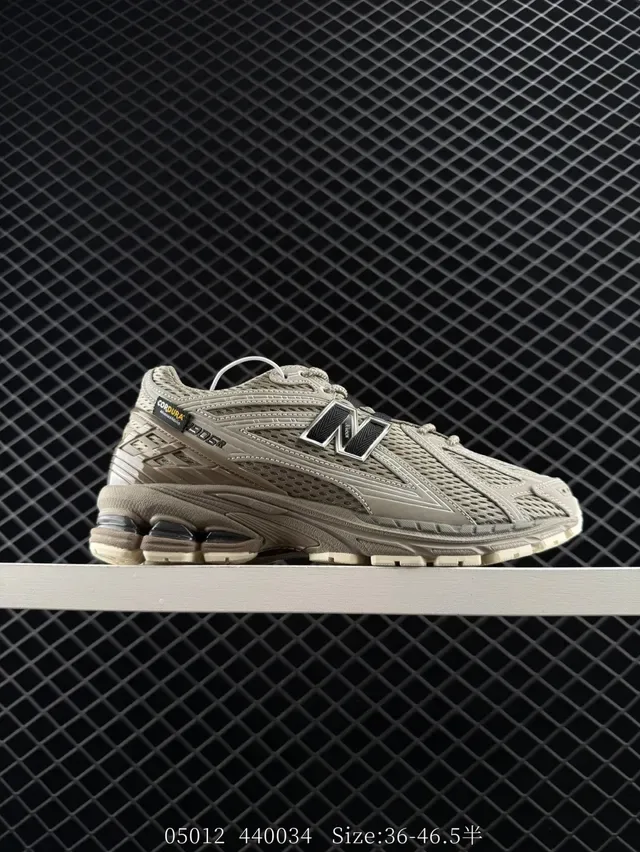 New Balance 905 Beige GORE-TEX حذاء رياضي نمط حياة 7