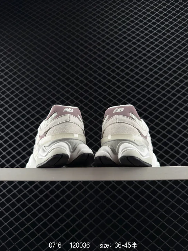 New Balance 9060 Baskets chunky beige et rose 4