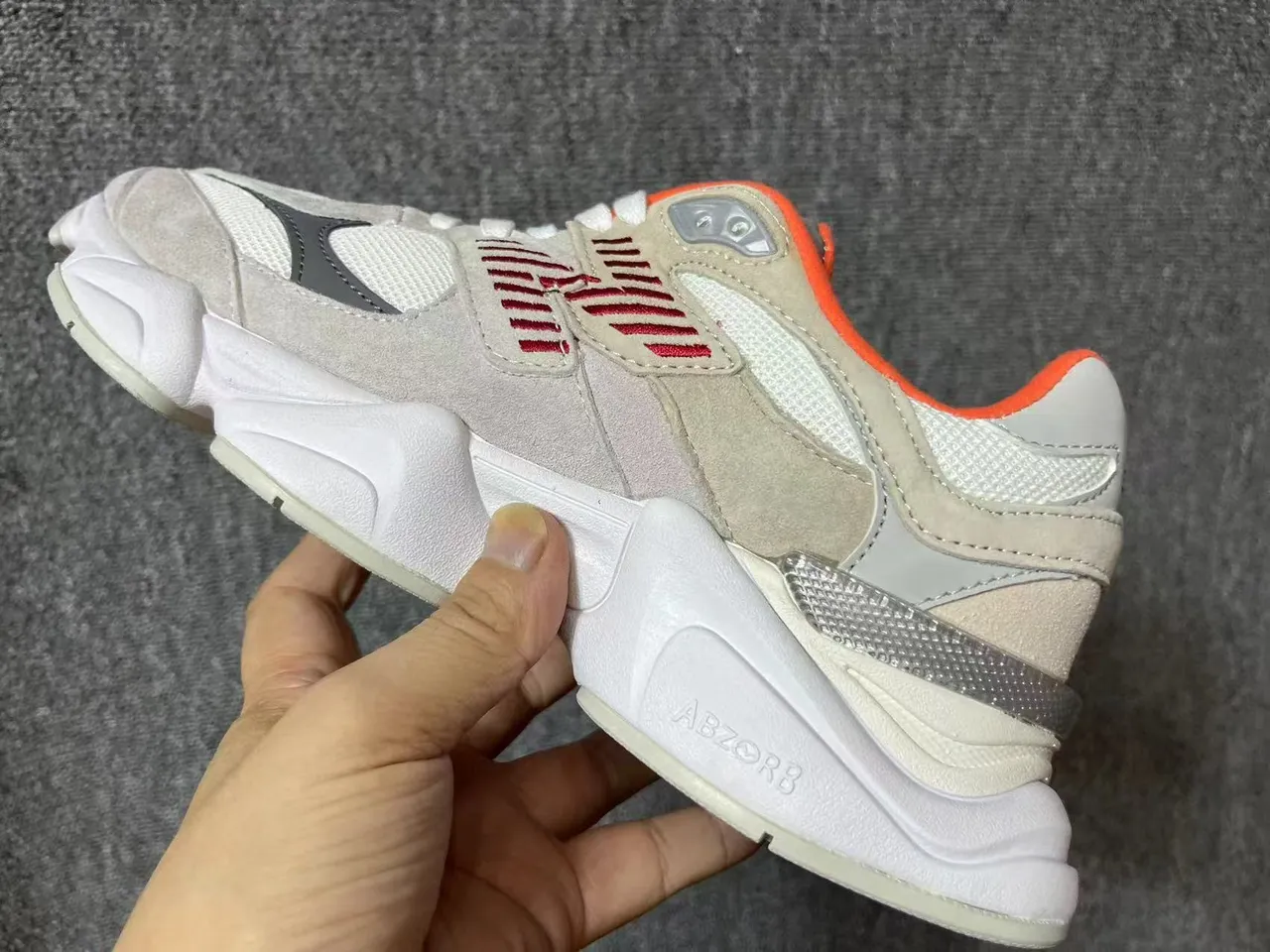 New Balance 9060 Beige Red سيليويت وسادة وسطية متعددة الطبقات أحذية رياضية سميكة 6