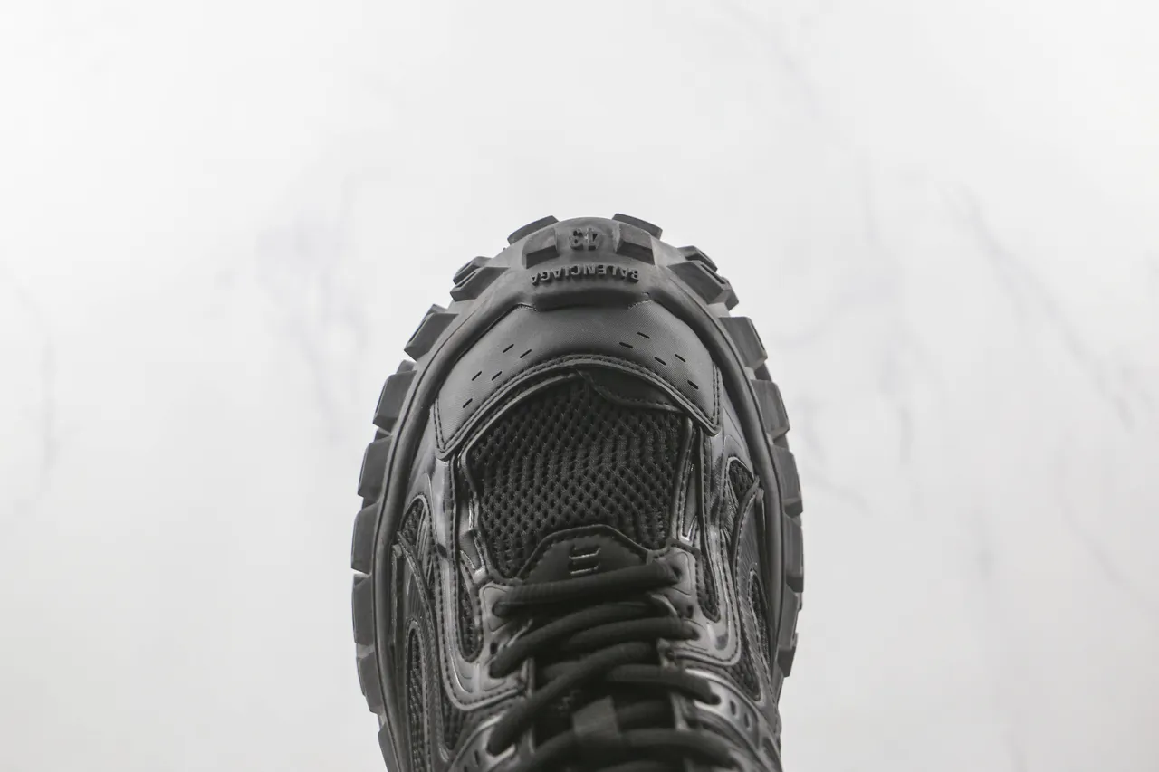 New Balance 9060 حذاء رياضي أسود كبير الحجم 6