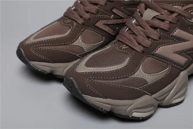 New Balance 9060 Marron Beige Chaussures lifestyle 4