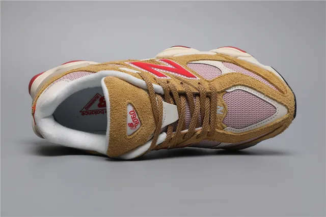 New Balance 9060 Baskets Chunky Marron Rouge Rose 7