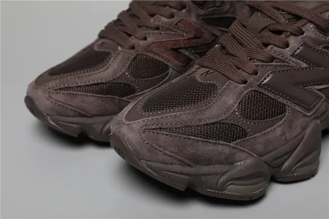 New Balance 9060 Monochromatique Marron Lifestyle Sneakers 4