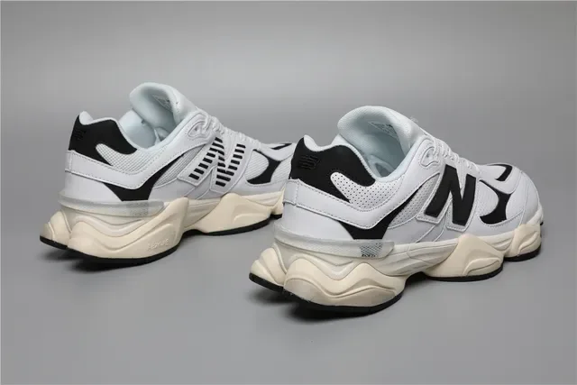 New Balance 9060 White Black Chaussures Lifestyle 3