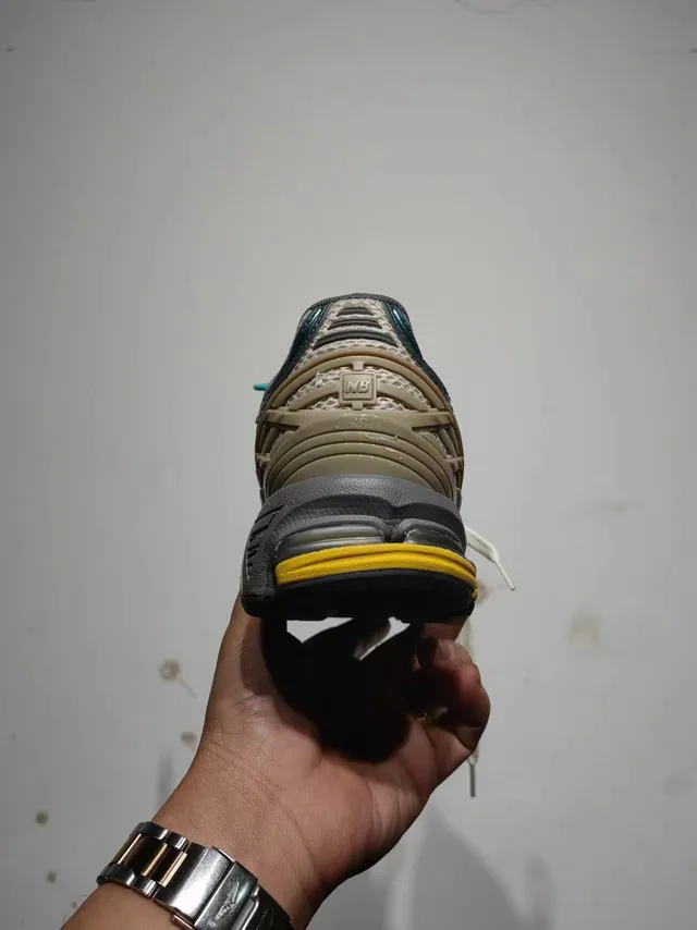 New Balance Beige Bleu Maille et Synthétique Couvertures Supérieures Chaussures de Running 6