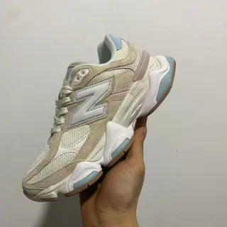 New Balance Beige Blue Sculpted Midsole Mixed Mesh And Suede Upper Chunky Sneakers