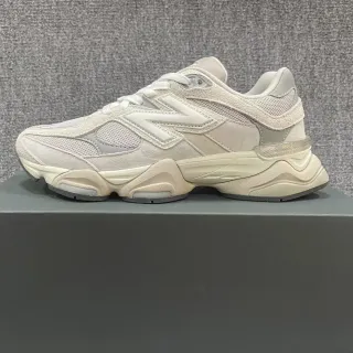New Balance Chaussures chunky beige gris semelle multi-couche mesh et daim supérieur