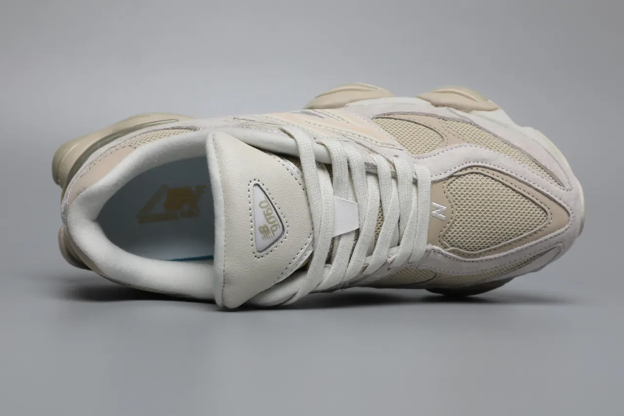 New Balance Bege Branco Tênis Lifestyle Chunky Sculpted Midsole Malha E Suede Superior 7